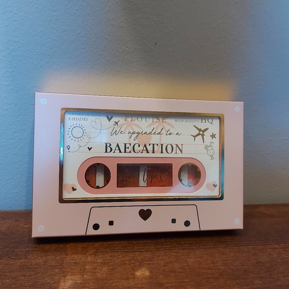 P. Louise Baecation Palette - Picture 2 of 4